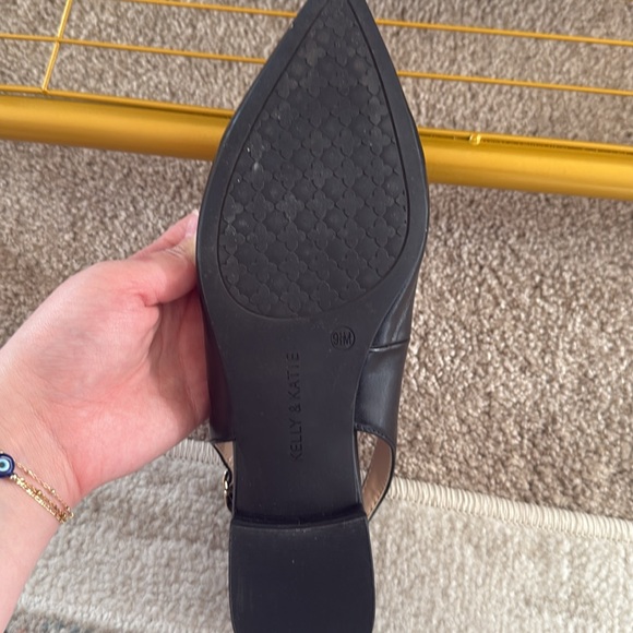 Classic Slingback Pointed Toe Flats! - Picture 3 of 3